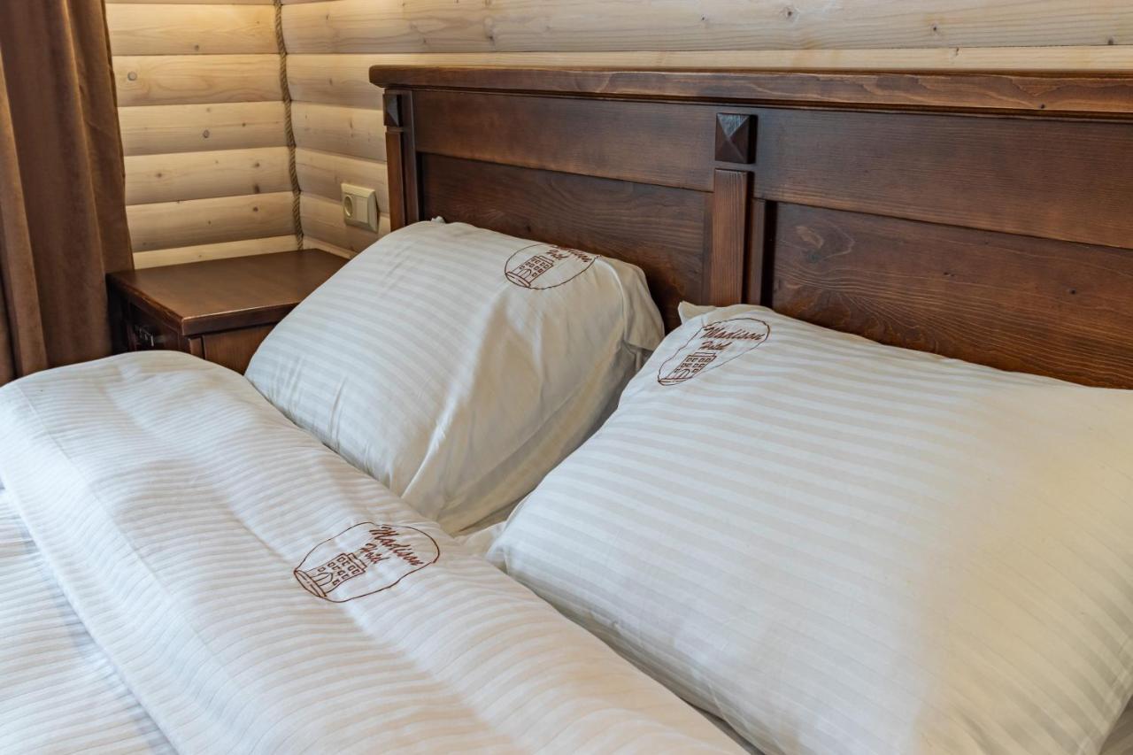 Madison Hotel บูโคเวล ภายนอก รูปภาพ