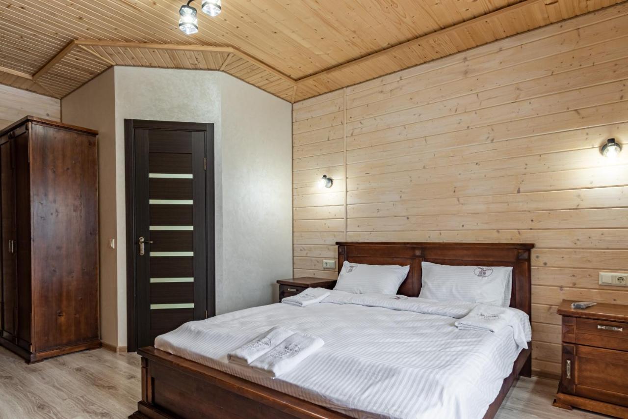 Madison Hotel บูโคเวล ภายนอก รูปภาพ