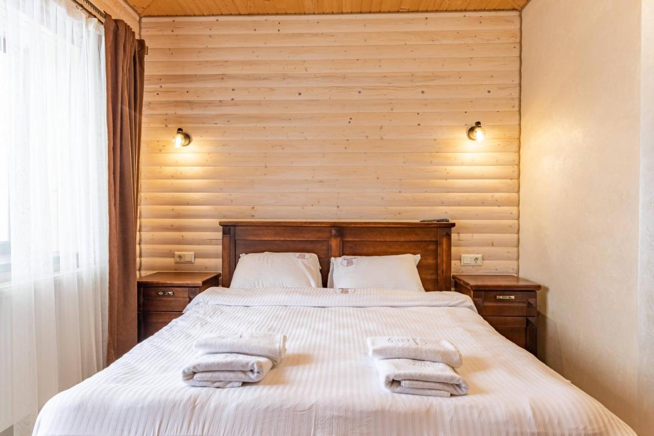 Madison Hotel บูโคเวล ภายนอก รูปภาพ