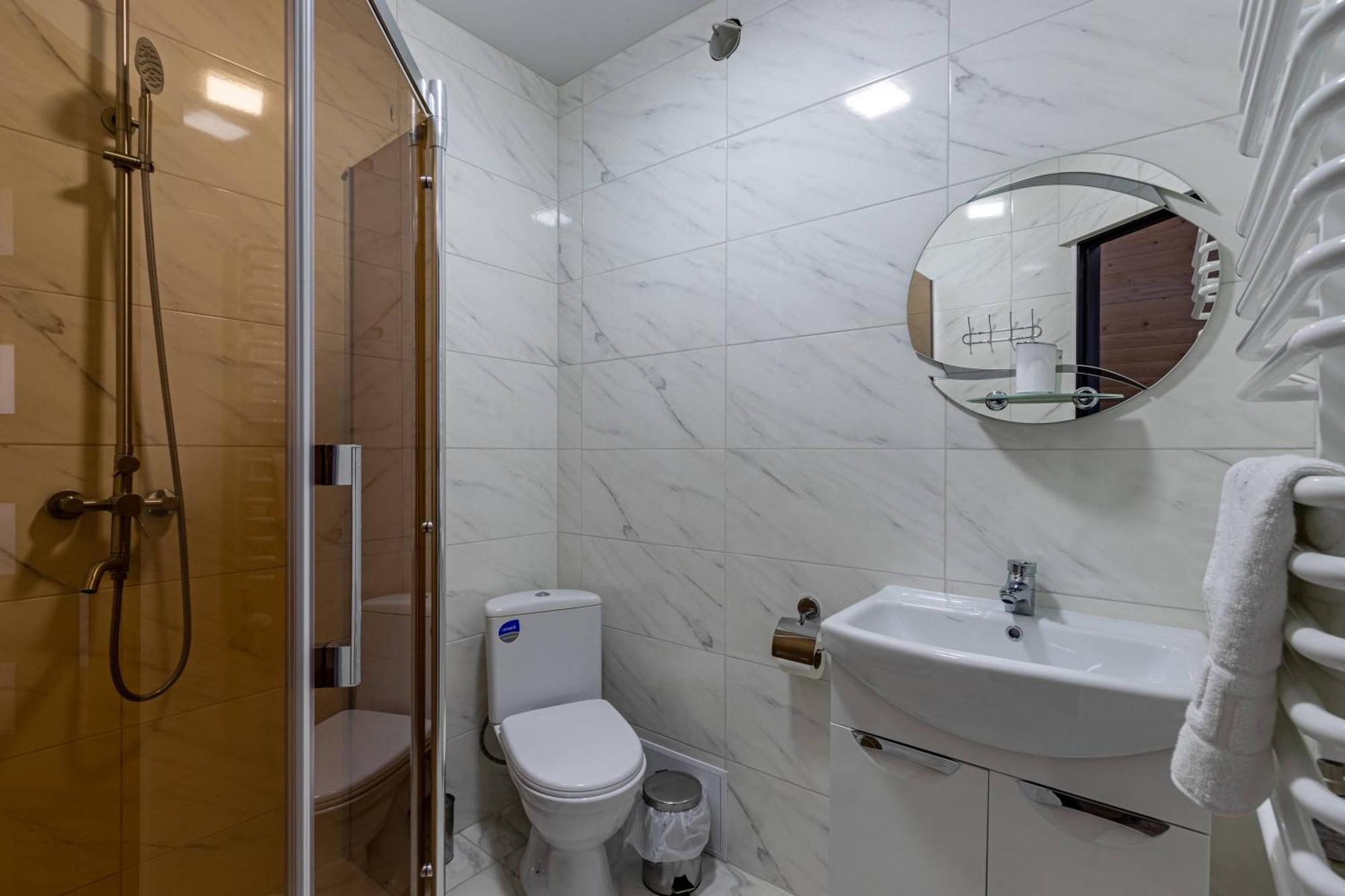 Madison Hotel บูโคเวล ห้อง รูปภาพ